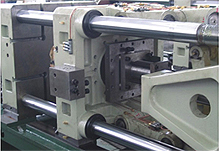 模板采用有限元分析，優化設計